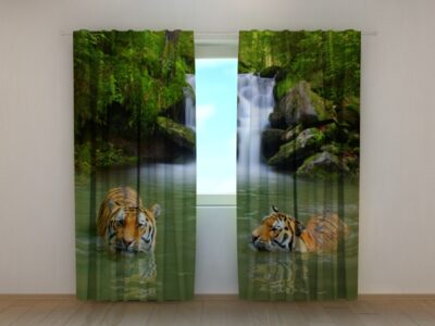 Fotovorhang Tigers at the Falls